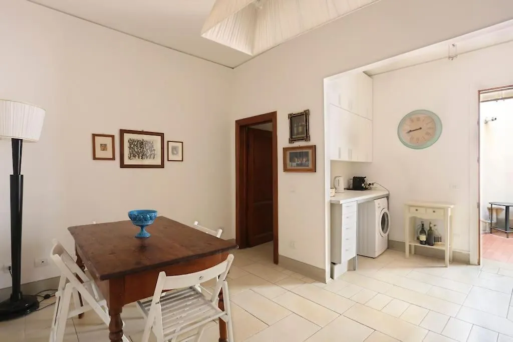 Belle Donne Historical Apartment - City Center Firenze Italien